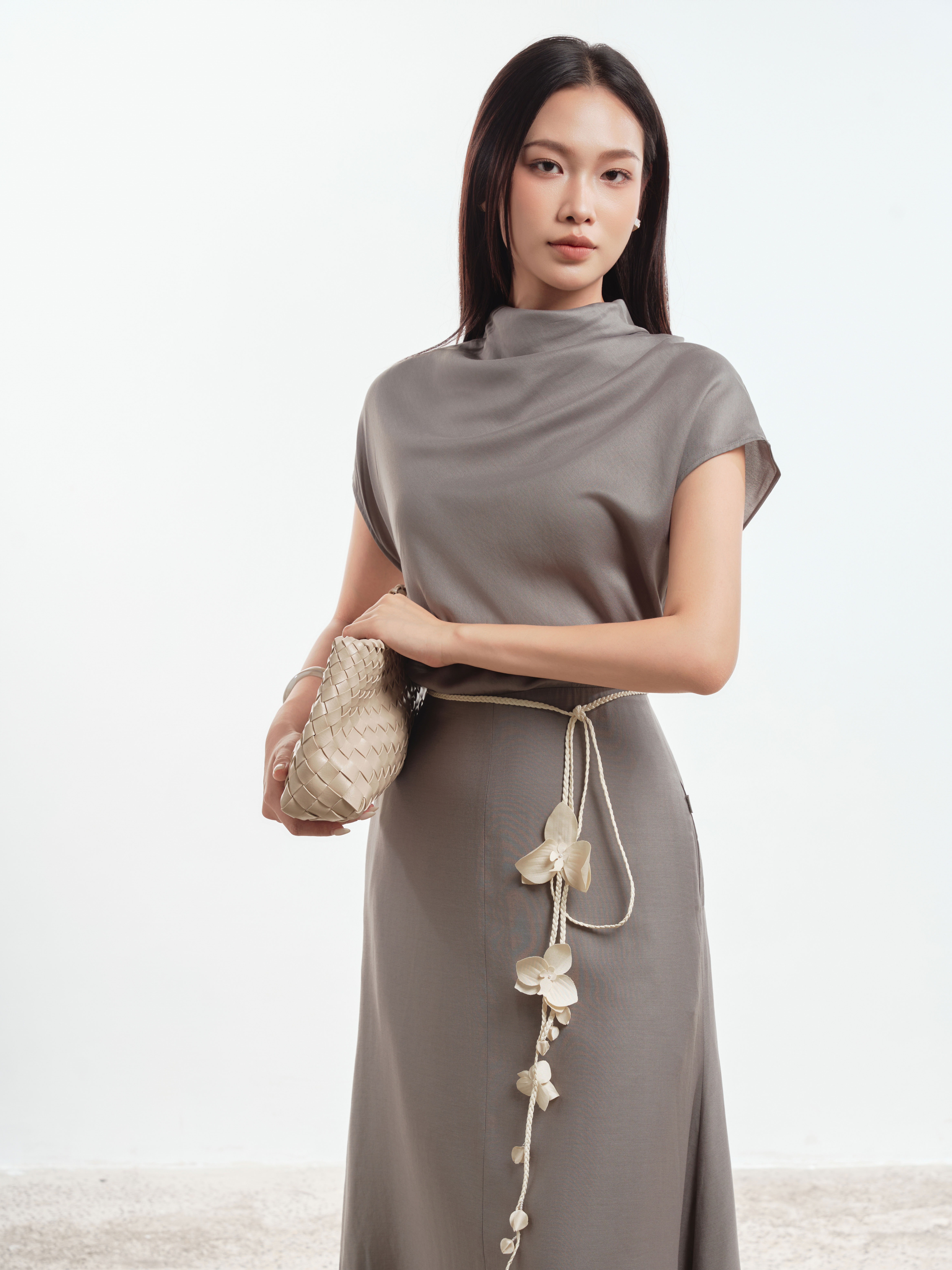 Váy cổ đổ tay cộc